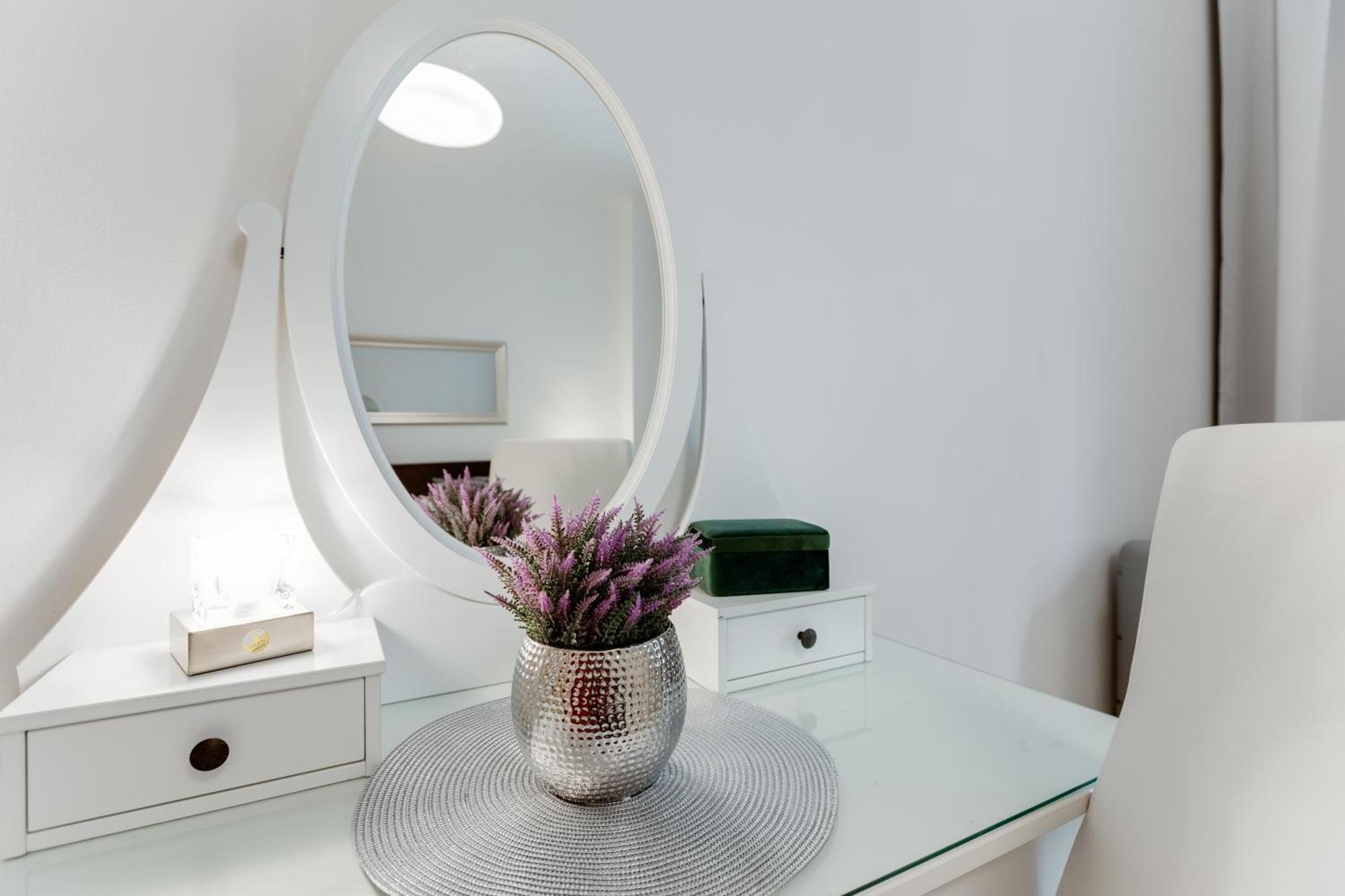 Exclusive Riverside Apartment In The Heart Of Prag Dış mekan fotoğraf